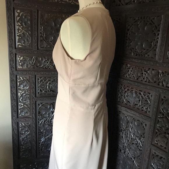 $225 Alexia Admor beige plunging neckline dress S - Picture 7 of 7